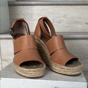 Women's Tan Wedge Sandals